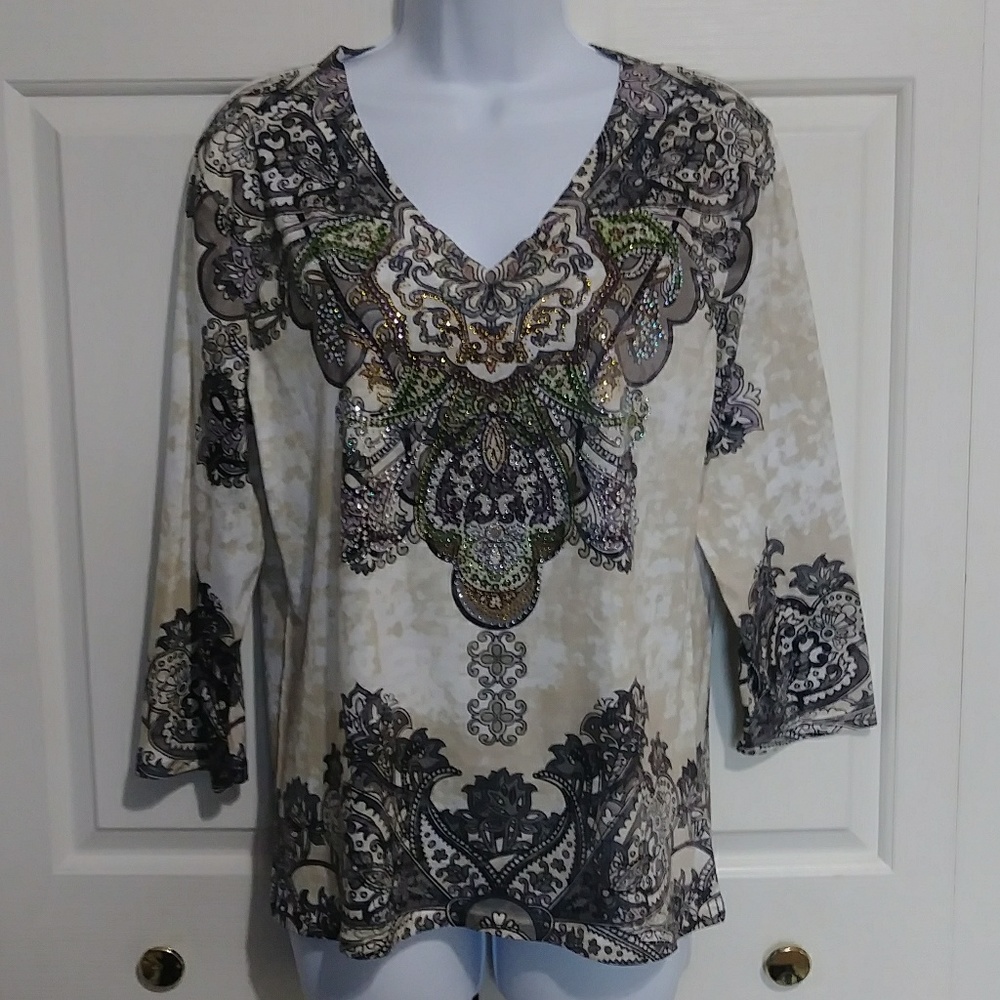 🎯 Lisa International Embellished Top
